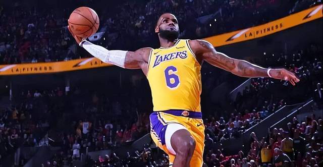 赛后相拥 赛后相拥